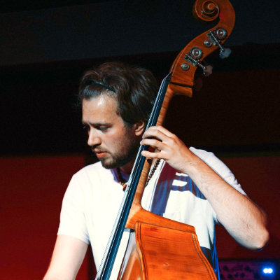 Emil Buchholtz - Kontrabass Portrait Emil Buchholtz